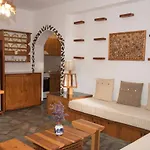 Papafragas Studios *