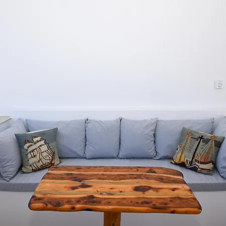 Papafragas Apartment *
