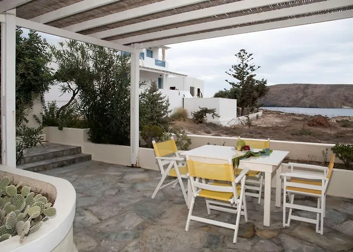 Papafragas Studios * Pachaina