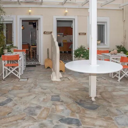 Papafragas Studios Апартаменты *