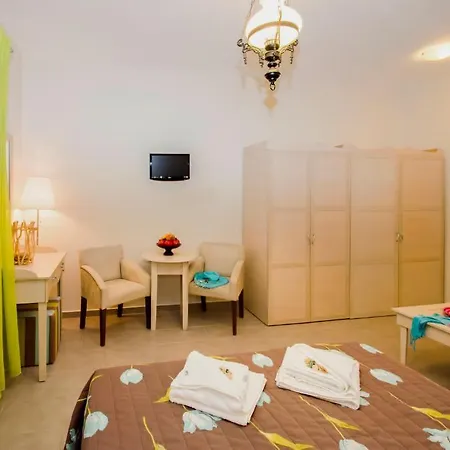 Papafragas Studios * Пачаина